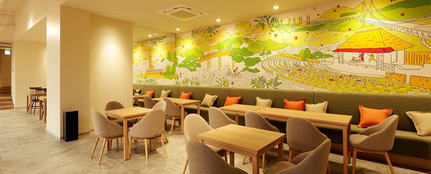 จิตรกรรมฝาผนังที่เป็นเอกลักษณ์ของจังหวัดอุด้ง (ศิลปินร่วมสมัย เคนจิ ยาโนเบะ)