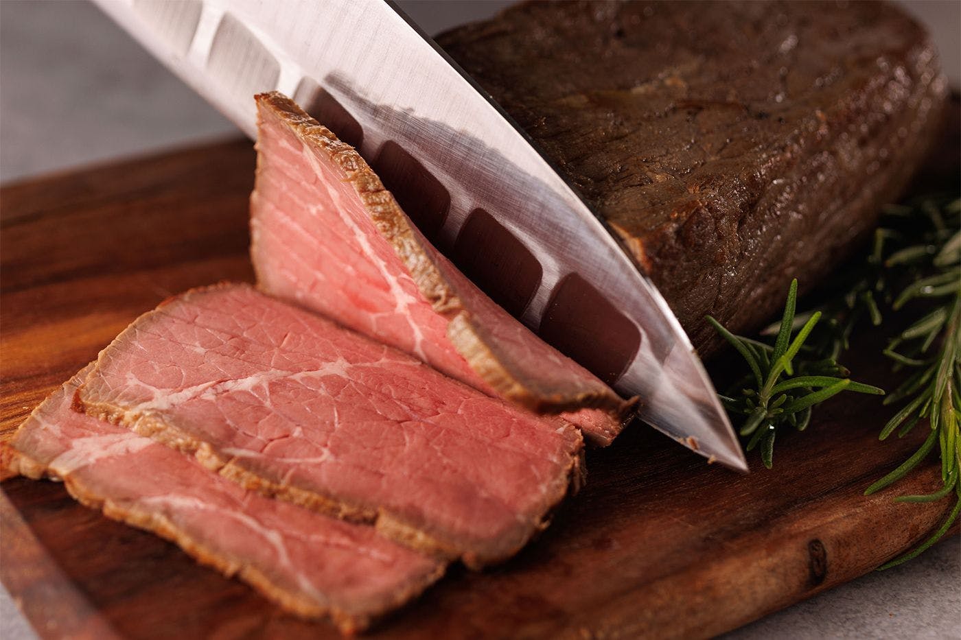 เนื้ออบชั้นเลิศพร้อมซอสหัวหอมสไตล์ญี่ปุ่นโฮมเมด