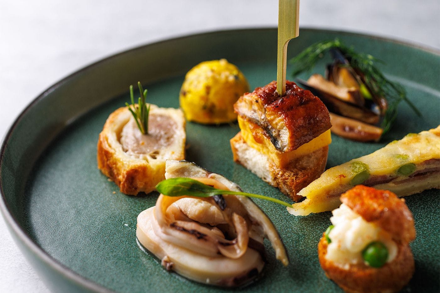 อาหารเรียกน้ำย่อยที่รวบรวมความอุดมสมบูรณ์ของฤดูกาล