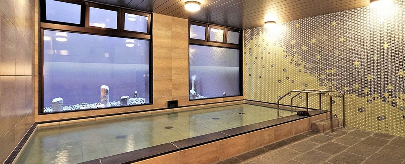 Pemandian umum besar terpisah untuk pria dan wanita