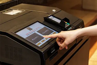 自動チェックイン機