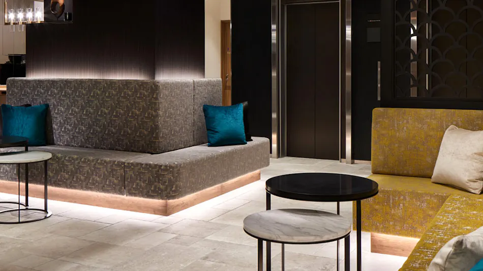 the b akasaka-mitsuke