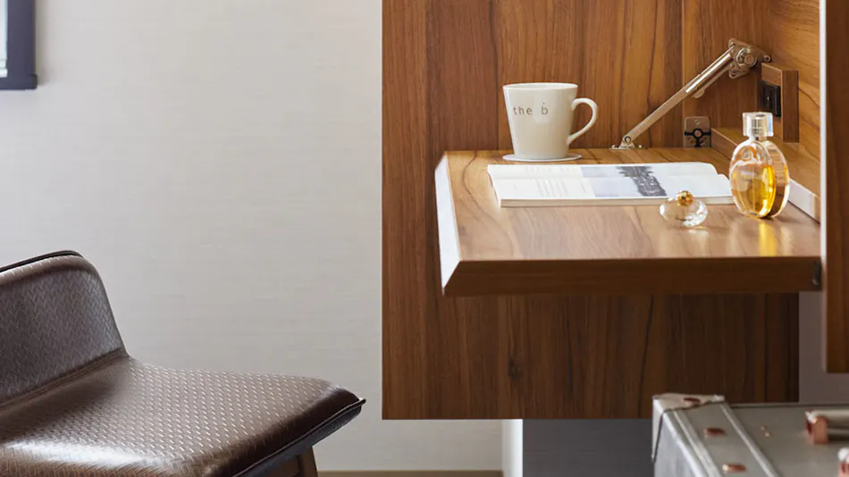 the b akasaka-mitsuke