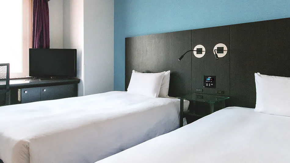 the b akasaka-mitsuke