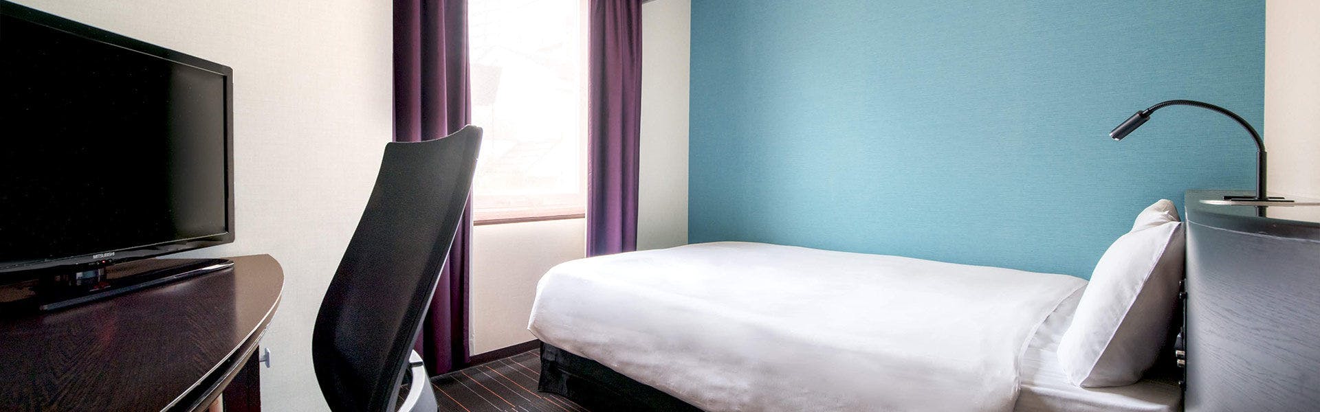 the b akasaka-mitsuke