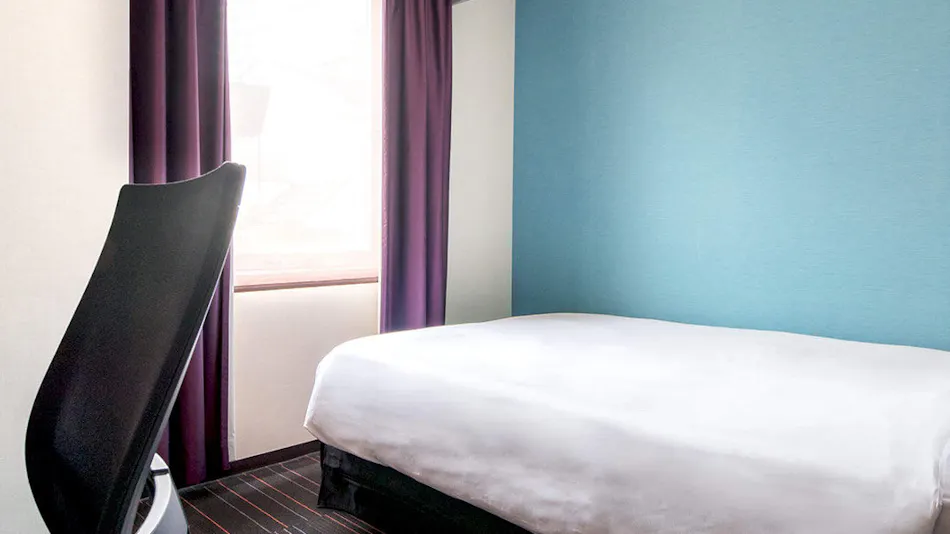 the b akasaka-mitsuke