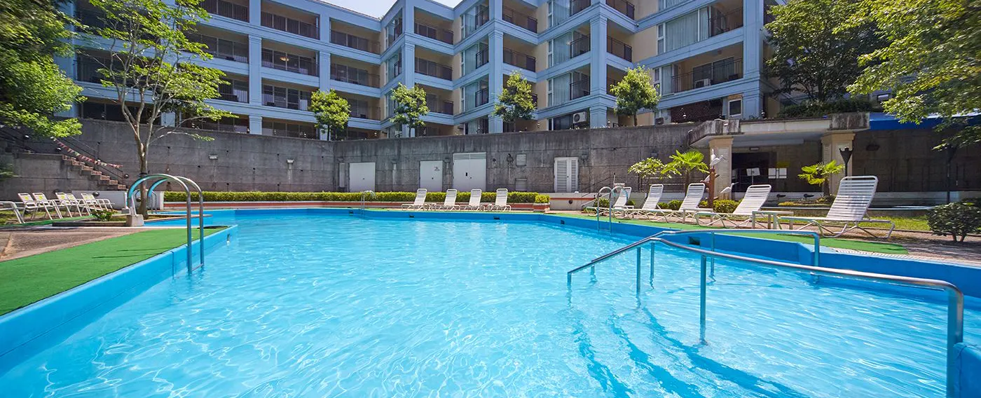 สระว่ายน้ำในสวน (เฉพาะฤดูร้อน)