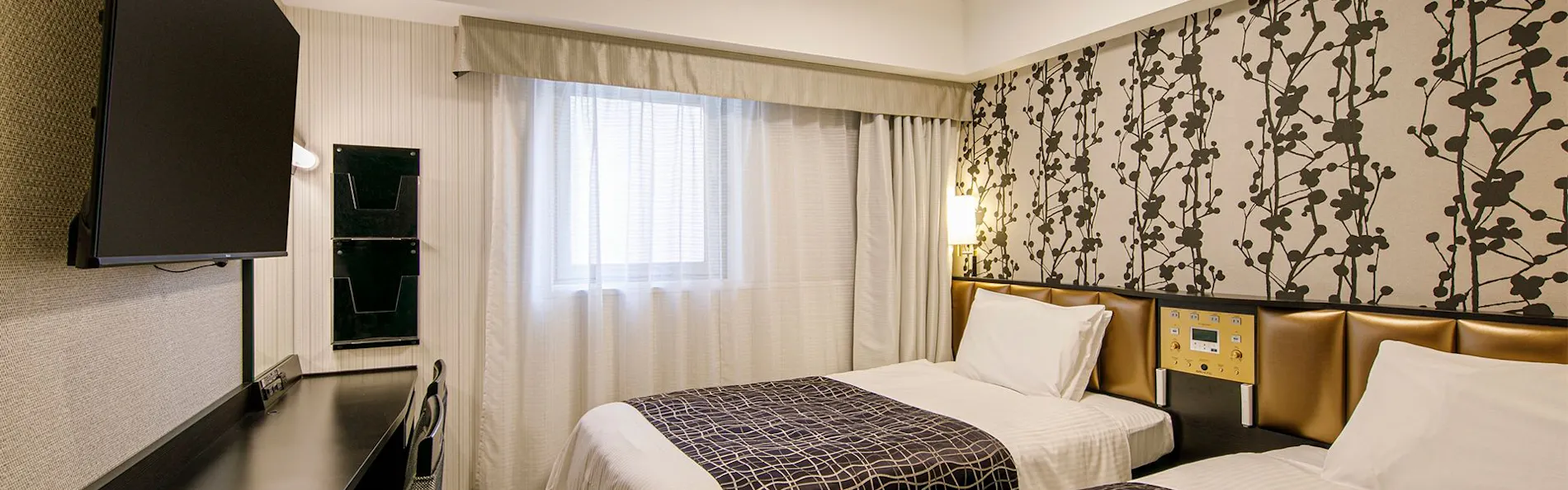 アパホテル〈名古屋丸の内駅前〉