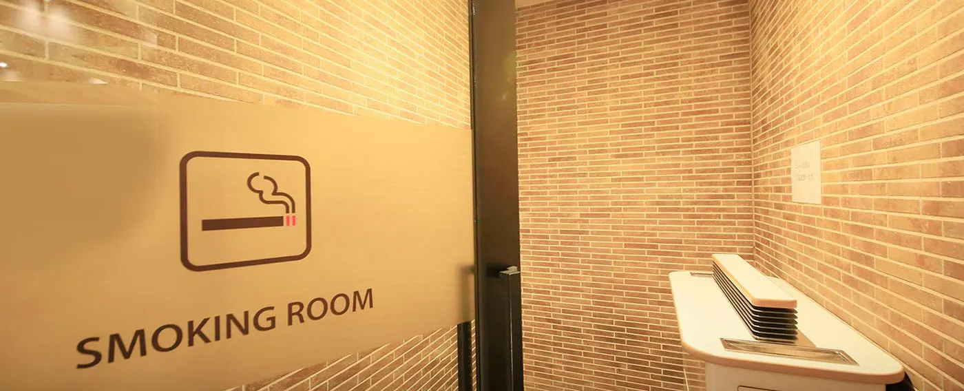 喫煙ブース(1階)