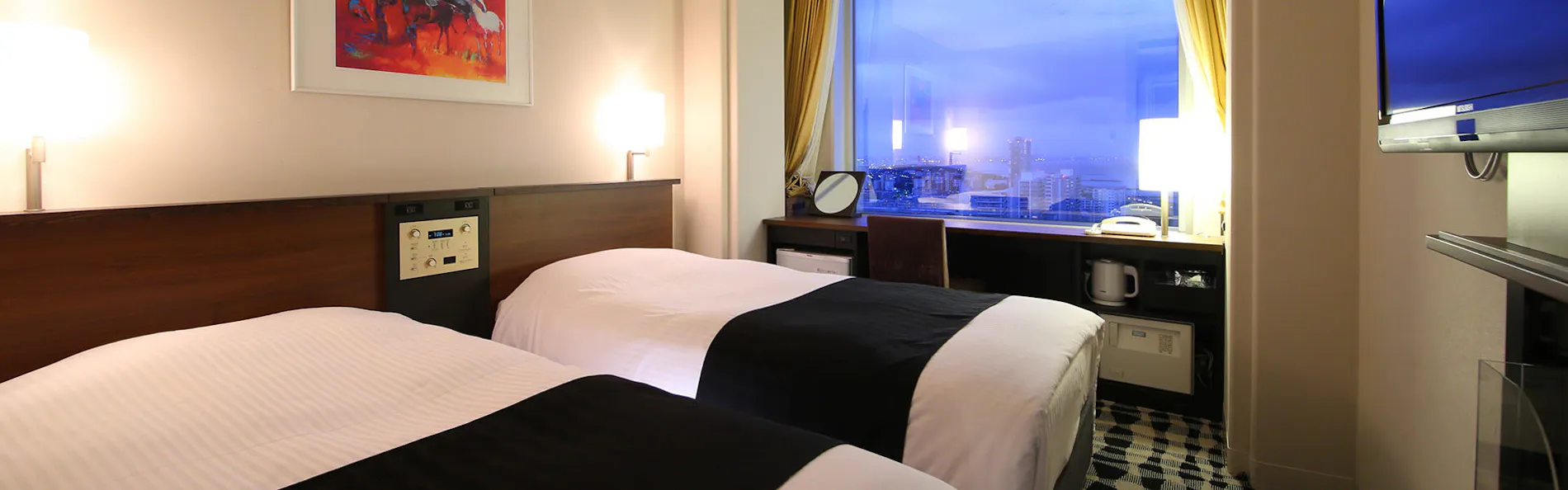 アパホテル&リゾート〈東京ベイ幕張〉