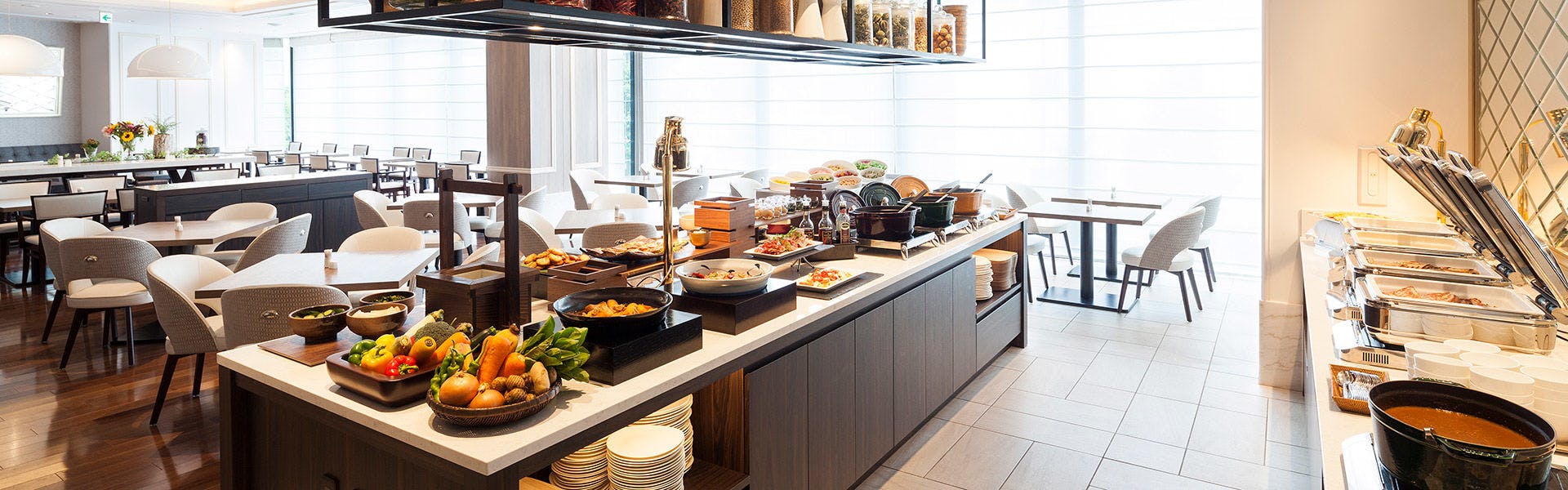 レストラン朝食