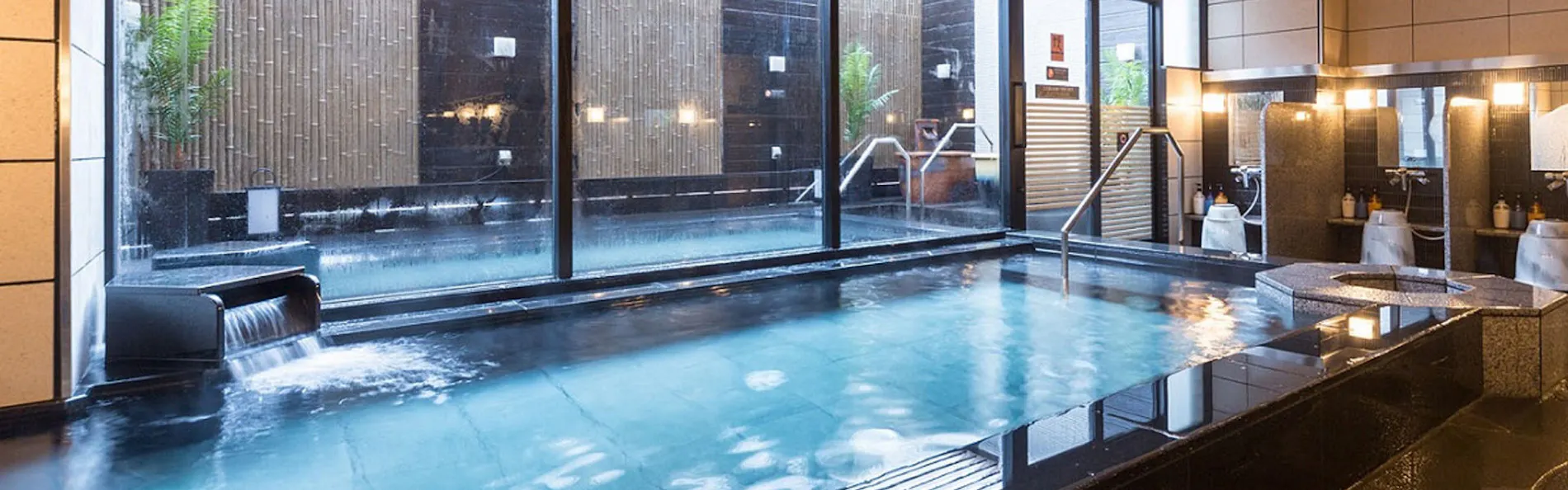 アパホテル&リゾート〈西新宿五丁目駅前タワー〉