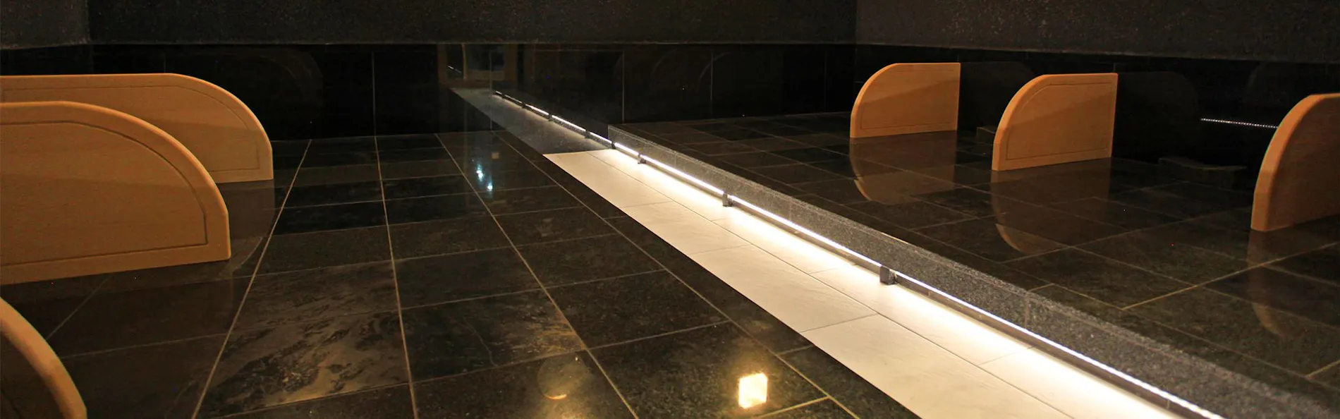 サンロイヤルホテル亀岡駅前