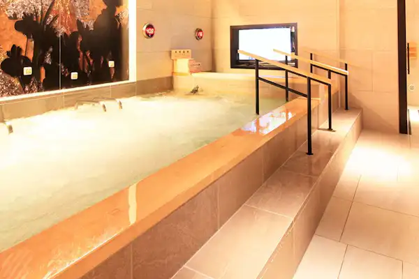 ห้องอาบน้ำสาธารณะ