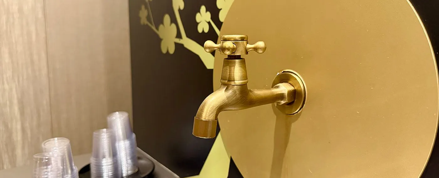 蛇口から静岡茶「ウェルカムドリンク」