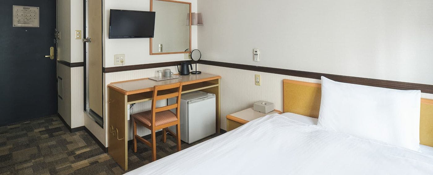 スタンダートシングル　11.4から13.5平米　ベット1台