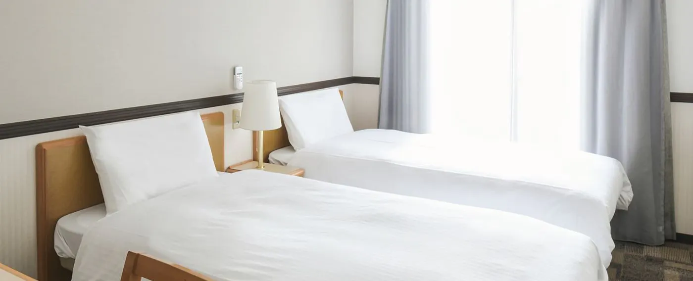 スタンダードツイン 13.5平米 ベット2台