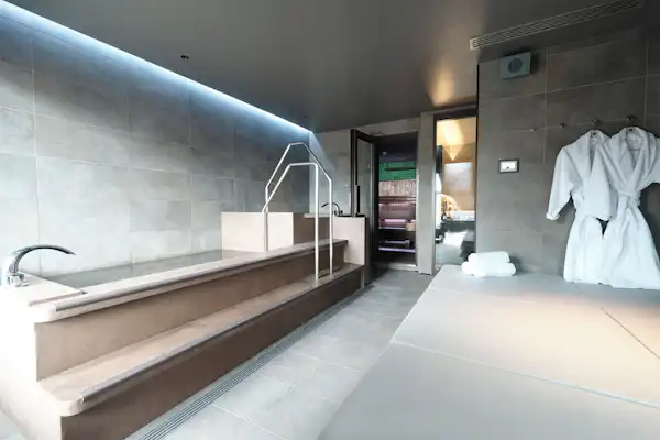 ฮิวเฮาส์