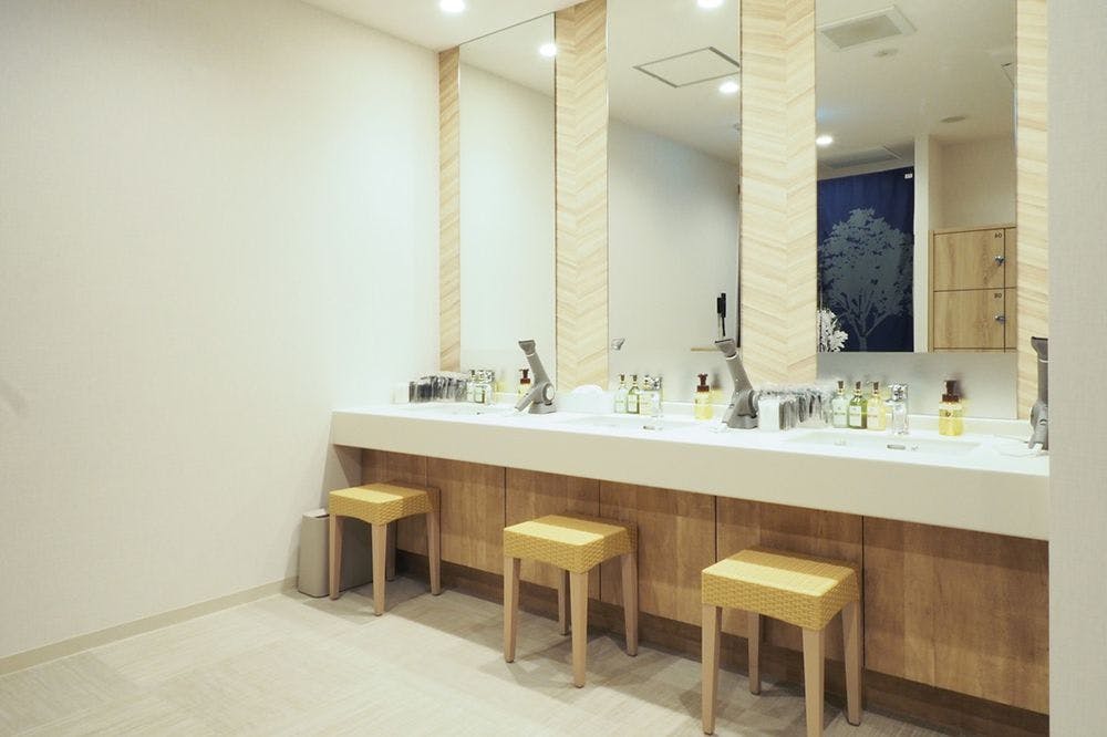 男性大浴場脱衣所