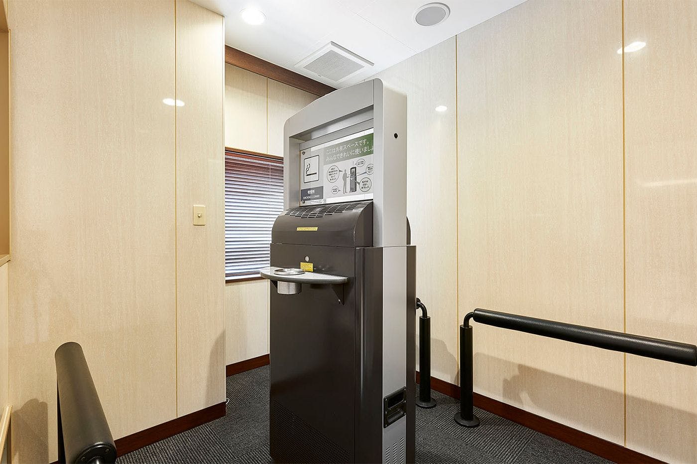 喫煙ブース（2階）