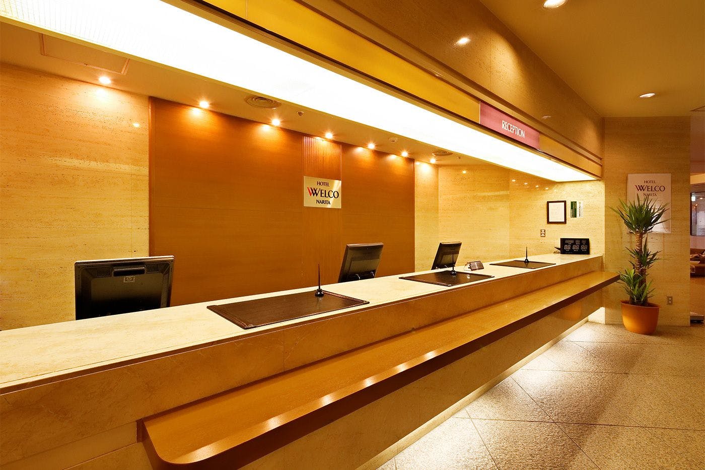 Akses mudah dari Stasiun JR dan Keisei Narita.