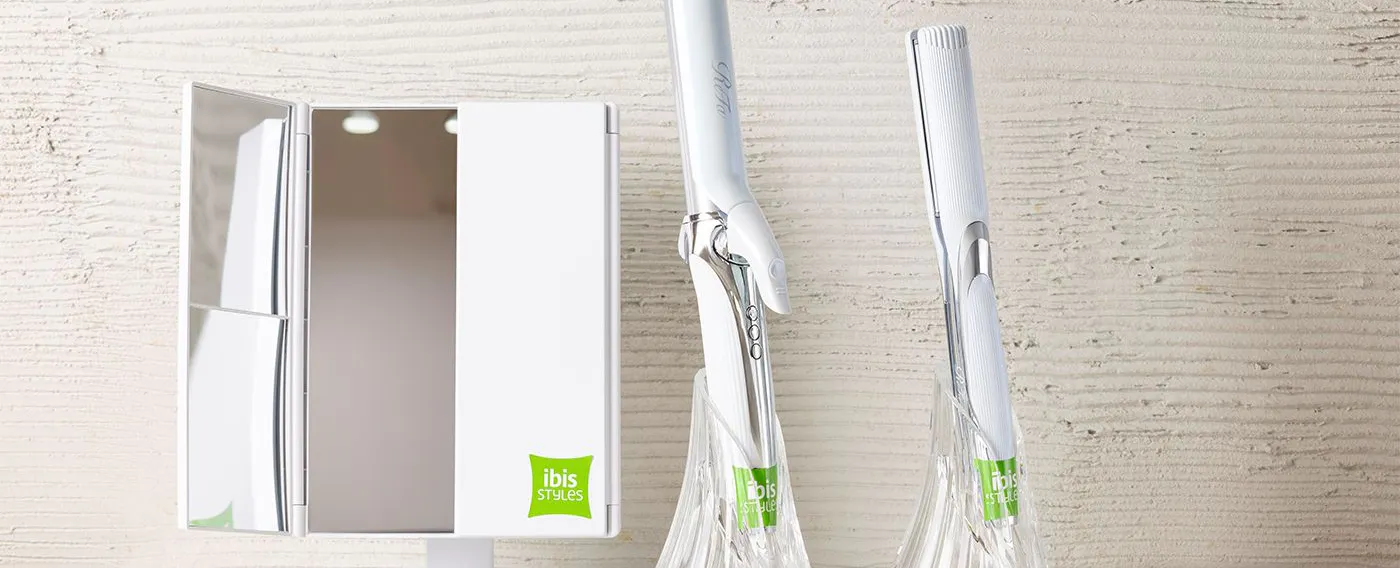 ReFa アイロン&ライト付卓上三面鏡