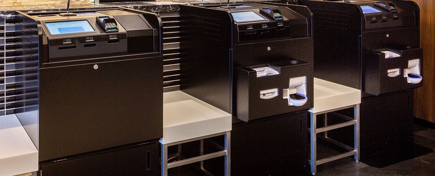 เครื่องเช็คอินและเช็คเอาท์ด้วยตนเอง