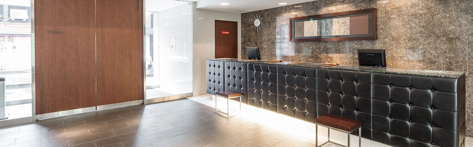 フロント・ロビー