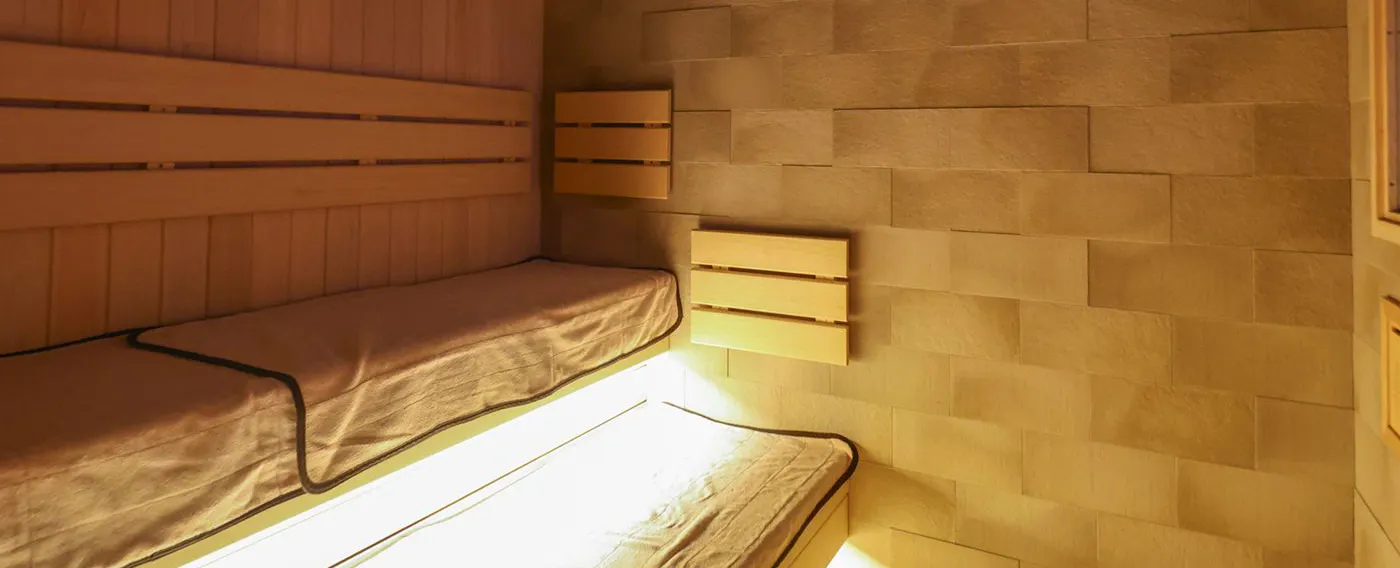 ห้องอาบน้ำรวมสำหรับผู้หญิง (ซาวน่า Auto Löyly)