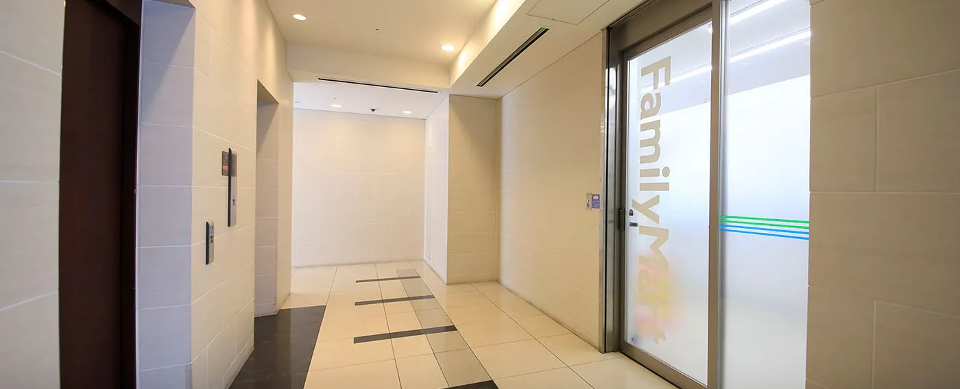 コンビニエンスストア(1階)