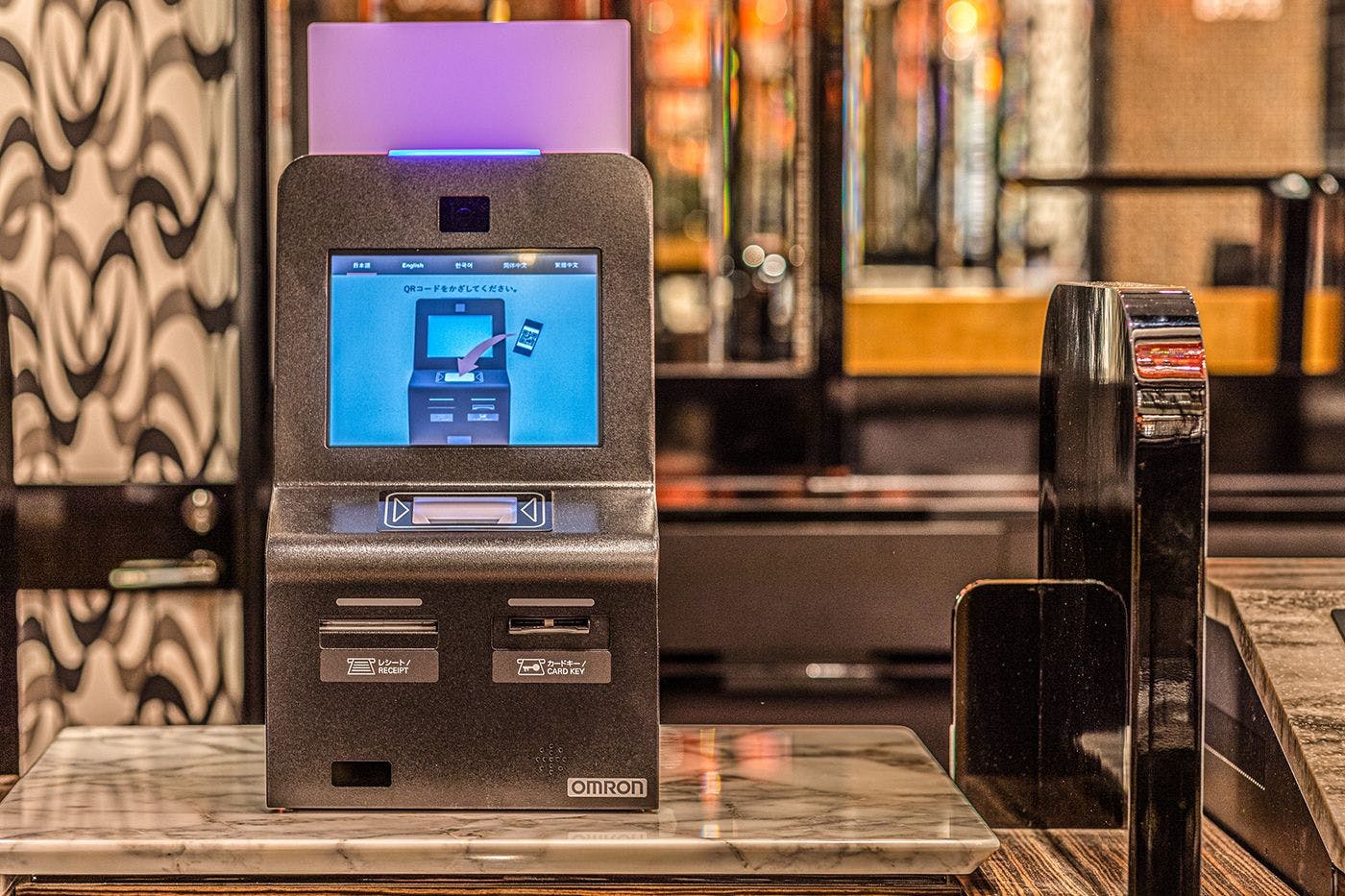 1 Detik Check-in & Check-out