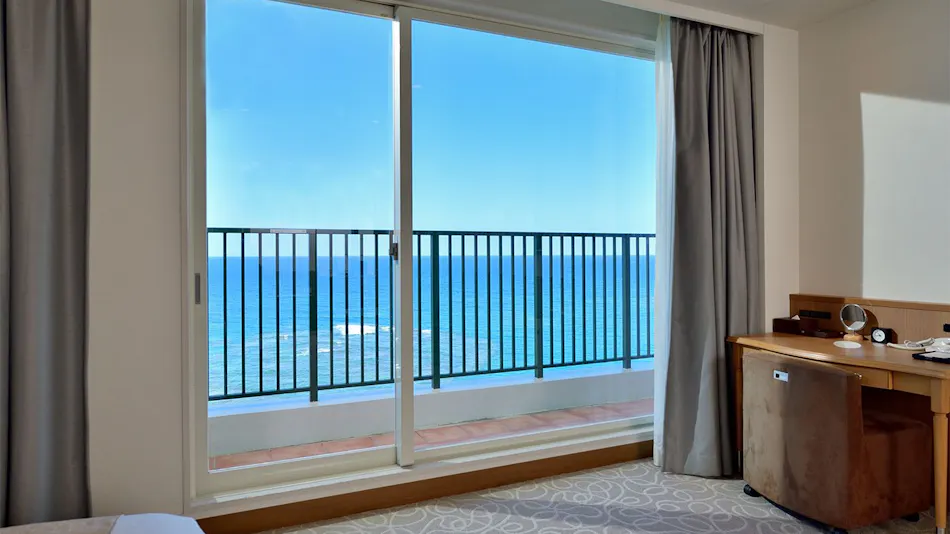 Vessel Hotel Campana Okinawa