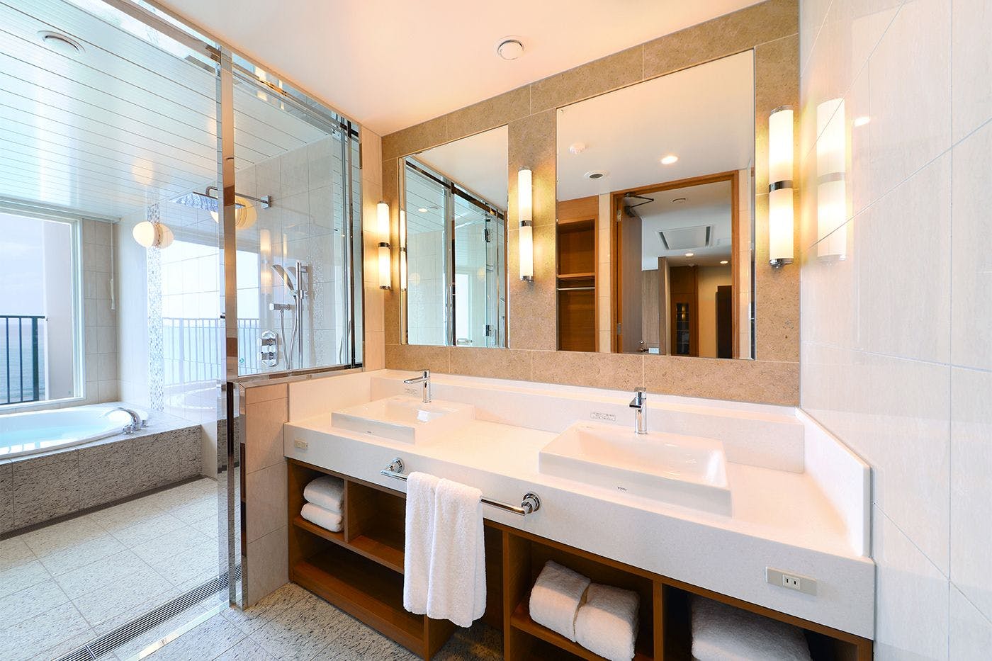 Vessel Hotel Campana Okinawa