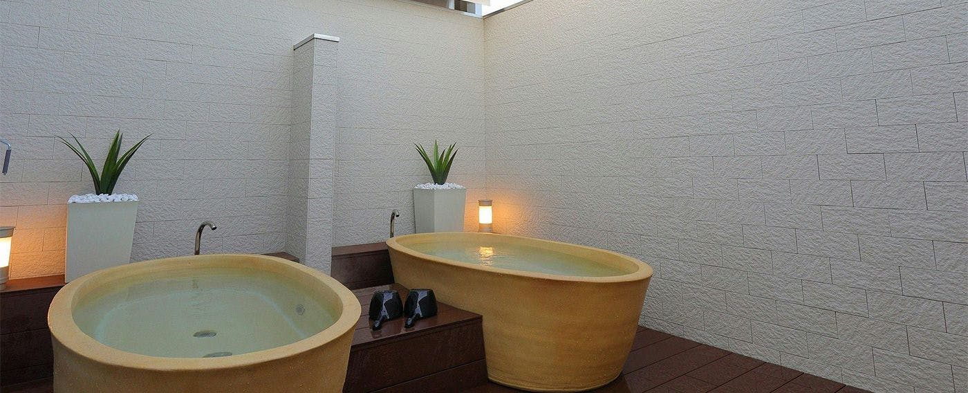 男女別露天風呂（壺湯）