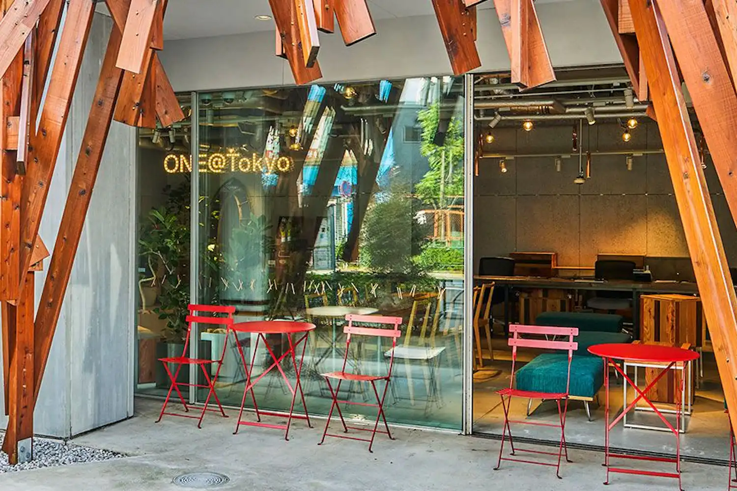 ภายนอกอาคาร