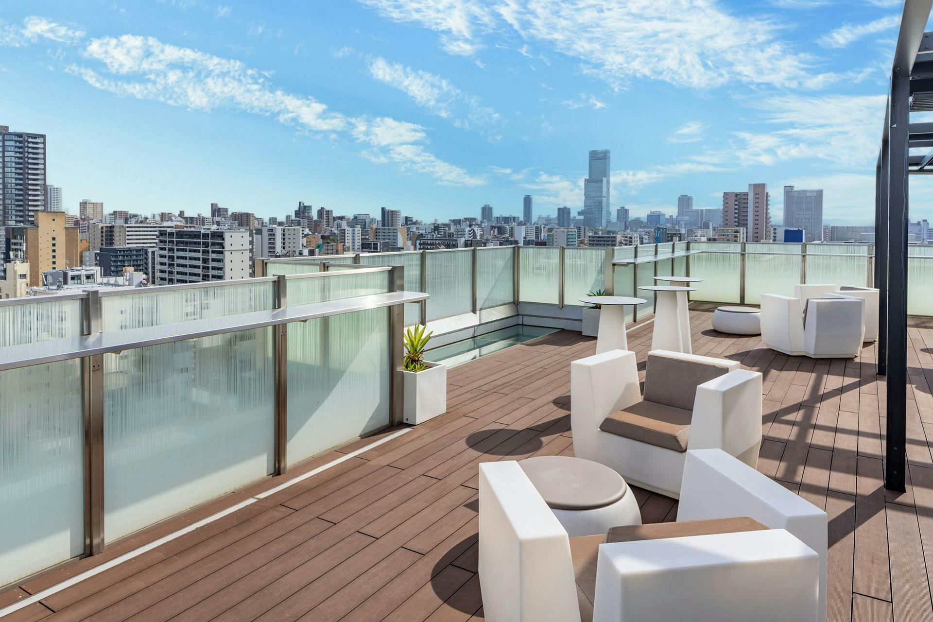 親泊門中誌 ザ・ワンファイブ大阪なんば黒門】の空室状況を確認する - 宿泊予約は