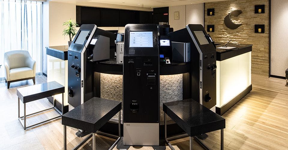 셀프 체크인 및 체크아웃 기기