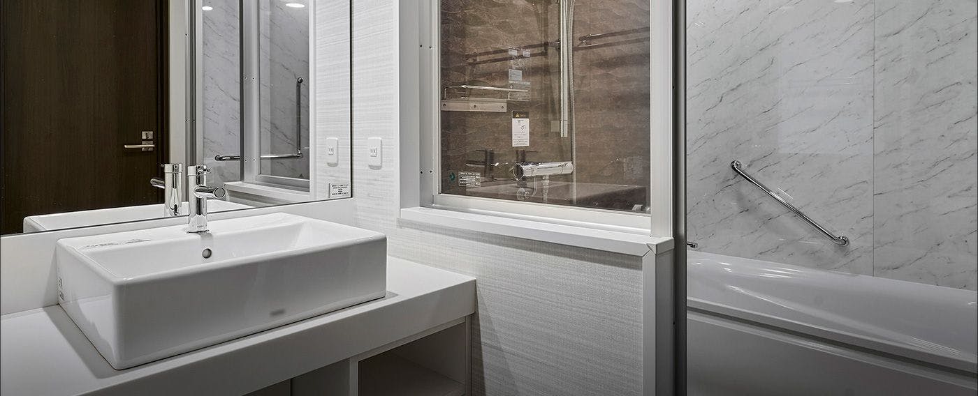 ห้องพักทุกห้องมีห้องอาบน้ำและห้องสุขาแยกกัน