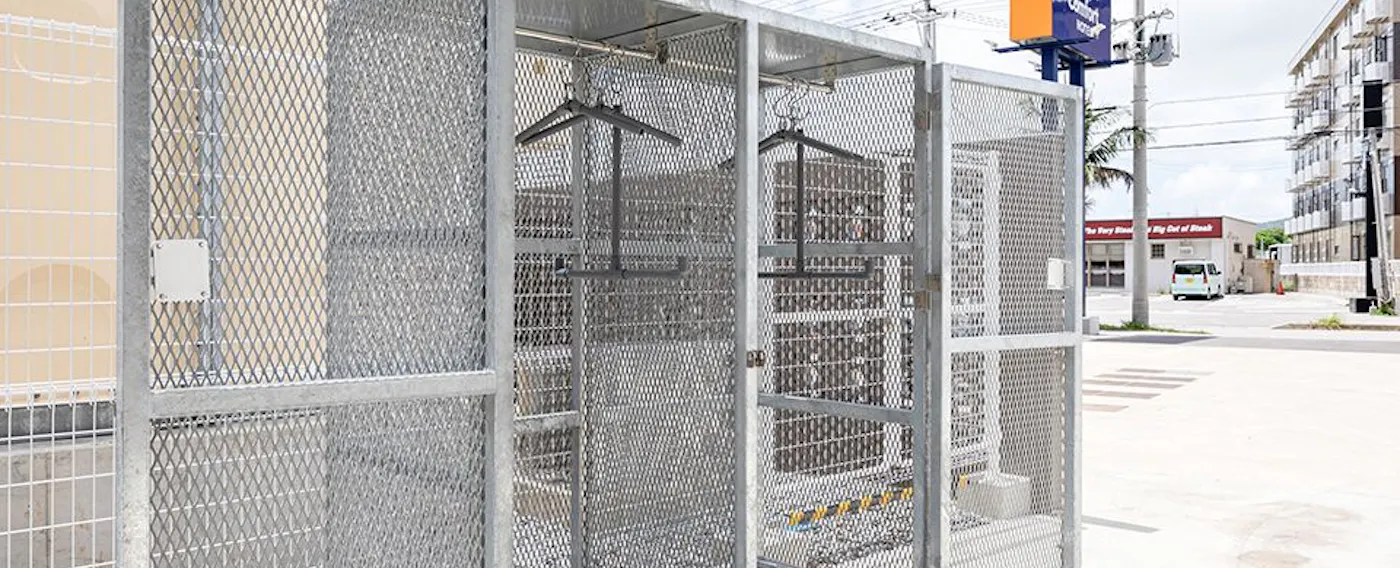 ウェットスーツ置き場