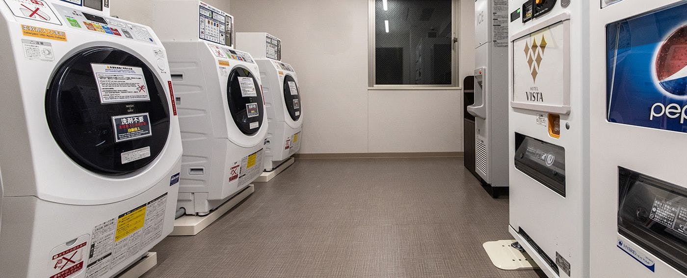 เครื่องจำหน่ายสินค้าอัตโนมัติ, เครื่องซักผ้าหยอดเหรียญ