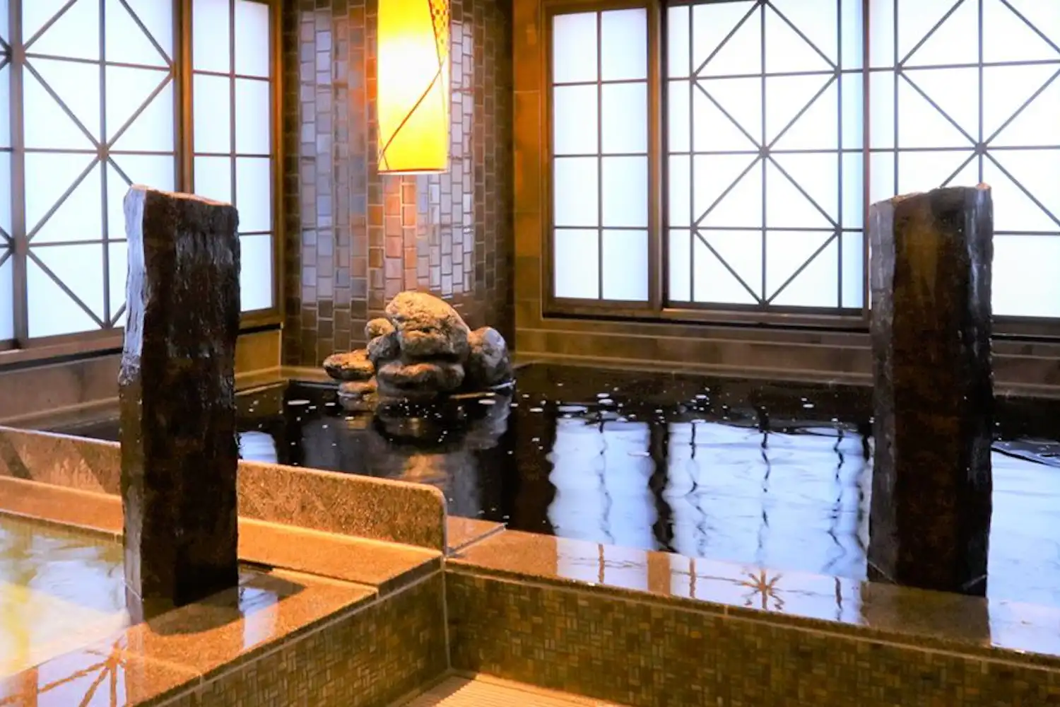 น้ำพุร้อนธรรมชาติ