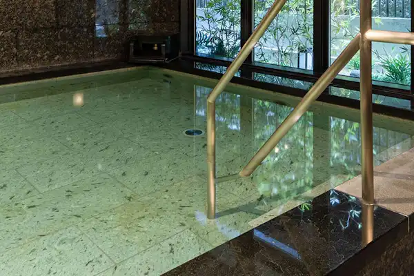 ห้องอาบน้ำรวมขนาดใหญ่