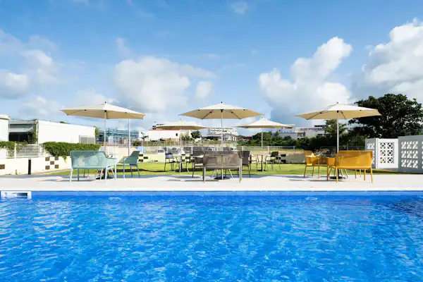 สระว่ายน้ำ