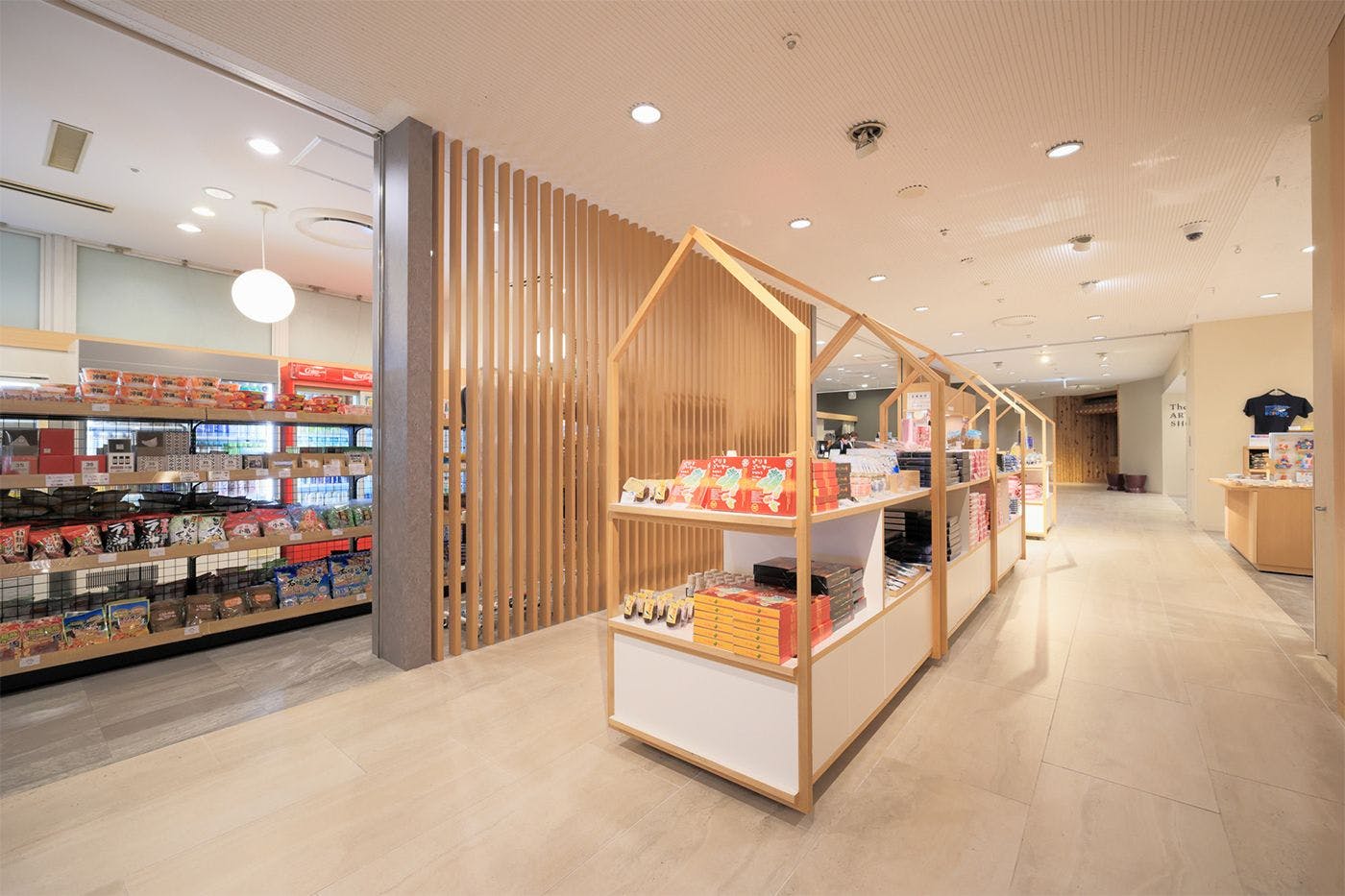 The ART SHOP 纪念品区