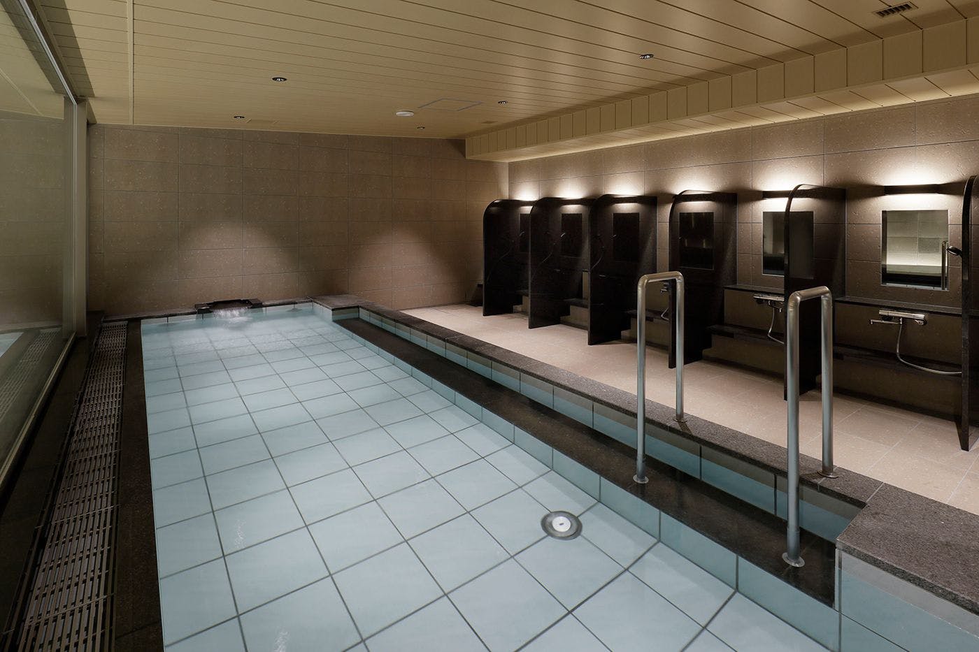 Bilik mandi awam besar