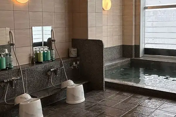 ห้องอาบน้ำรวม