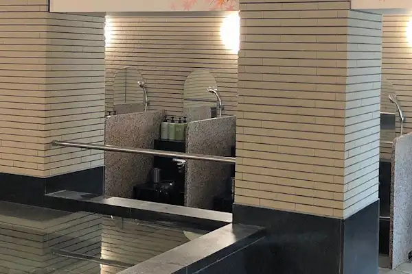 ห้องอาบน้ำรวมขนาดใหญ่