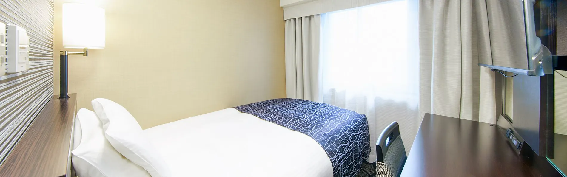 アパホテル〈御堂筋本町駅前〉