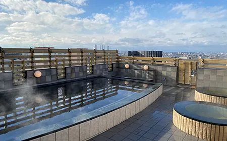 ออนเซ็นกลางแจ้ง "Soken no Yu"