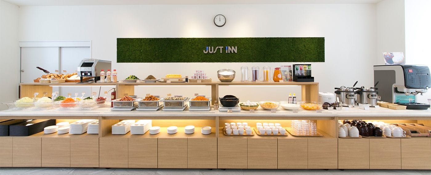 朝食ビュッフェ｜大型のビュッフェ台を完備